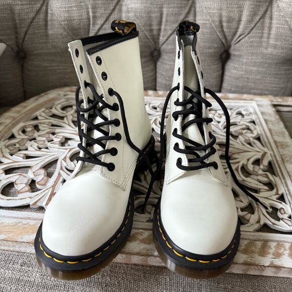 Dr. Martens White Combat Ankle 11821 Boots Women’s 8 - Picture 2 of 9